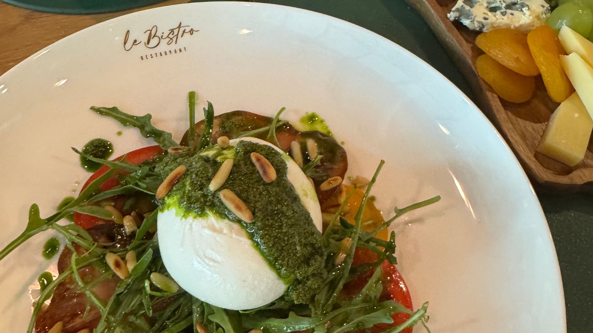 Le Bistro